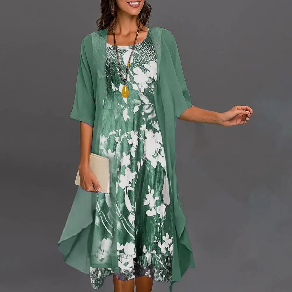 Chic Floral Print Dress with Three-Quarter Sleeves