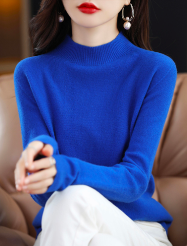 Cozy Long-Sleeve Wool Sweater for Ultimate Warmth